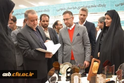  بازدید استاندار خراسان جنوبی از غرفه دستاوردهای پژوهشی دانشگاه فرهنگیان 2