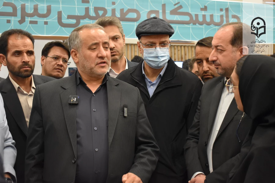  بازدید استاندار خراسان جنوبی از غرفه دستاوردهای پژوهشی دانشگاه فرهنگیان 4