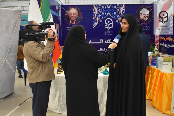  بازدید استاندار خراسان جنوبی از غرفه دستاوردهای پژوهشی دانشگاه فرهنگیان 7